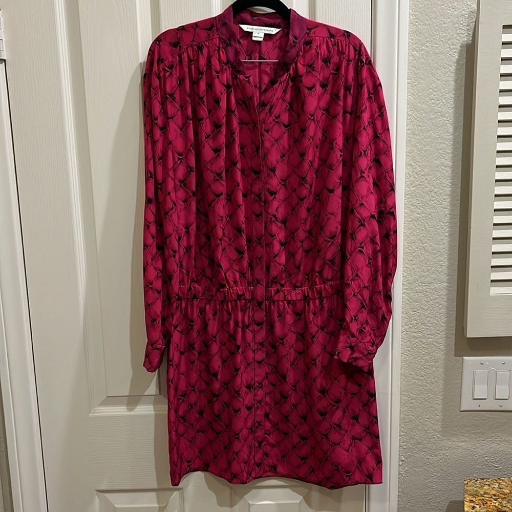 DIANE VON FURSTENBERG 100% SILK DRESS Deandra Alligator Pink Dahlia Size 8